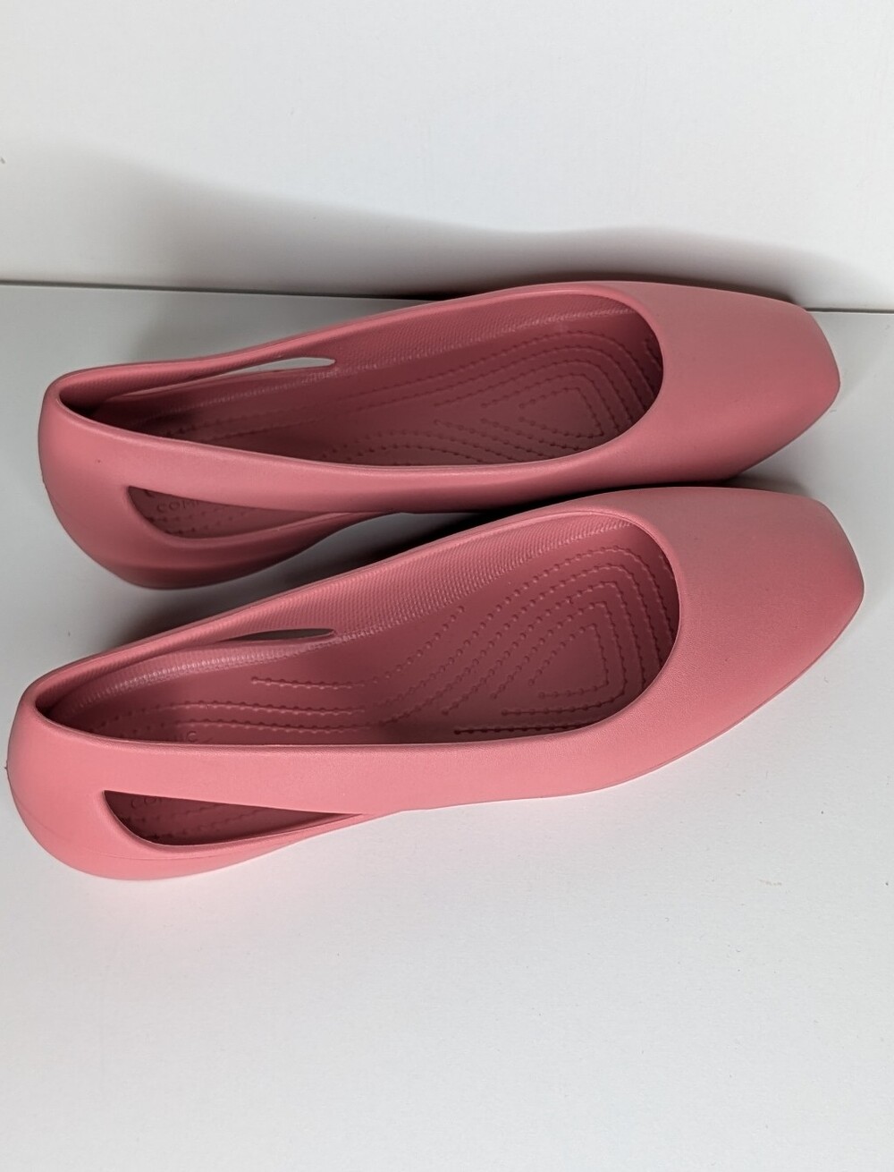 Dark Dusty Pink Nwot Crocs Brand Flat Shoes W8
